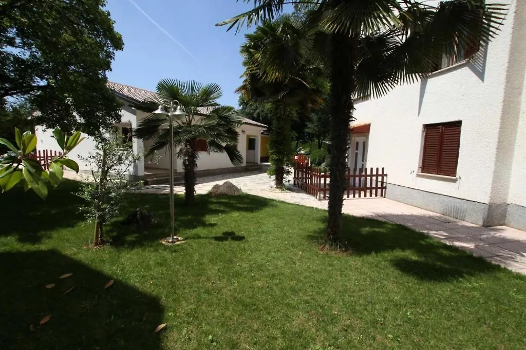 Apartment In Porec With Terrace, Air Conditioning, Wifi, Washing Machine