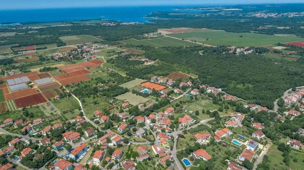 Apartment In Porec With Terrace, Air Conditioning, Wifi, Washing Machine 0*,  Kroatien
