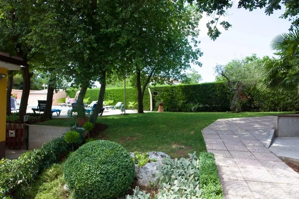 Apartment In Porec With Terrace, Air Conditioning, Wifi, Washing Machine 0*,  Kroatien