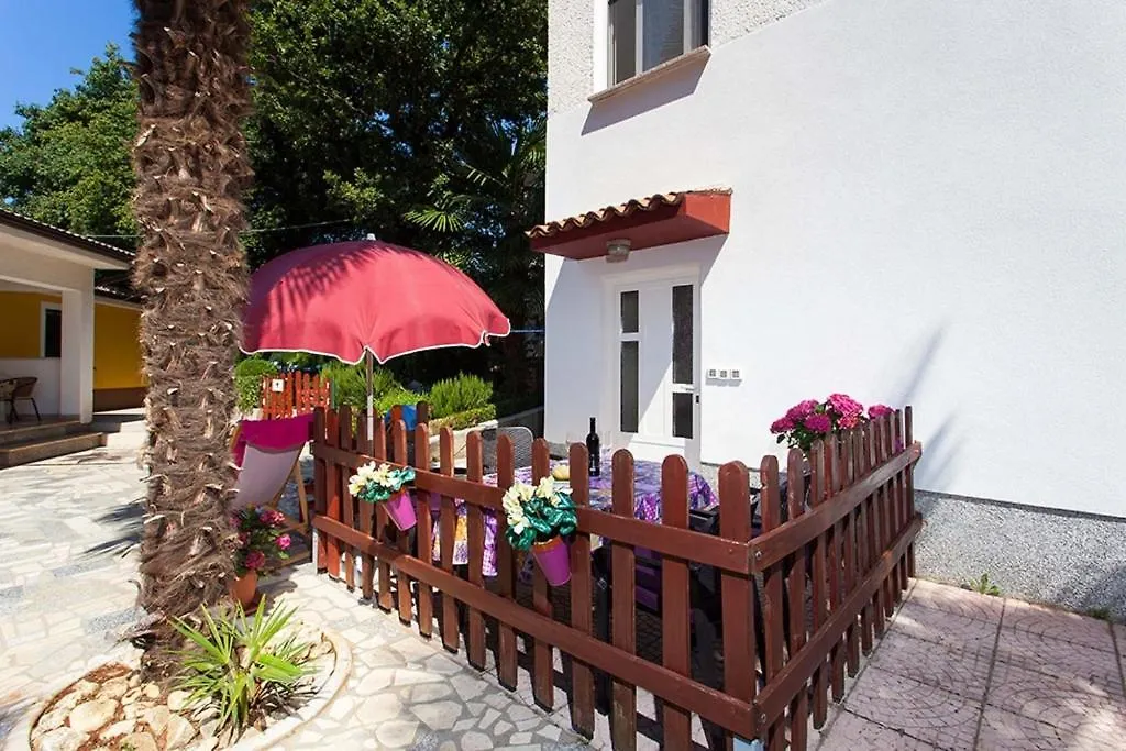 Apartment In Porec With Terrace, Air Conditioning, Wifi, Washing Machine Kroatien