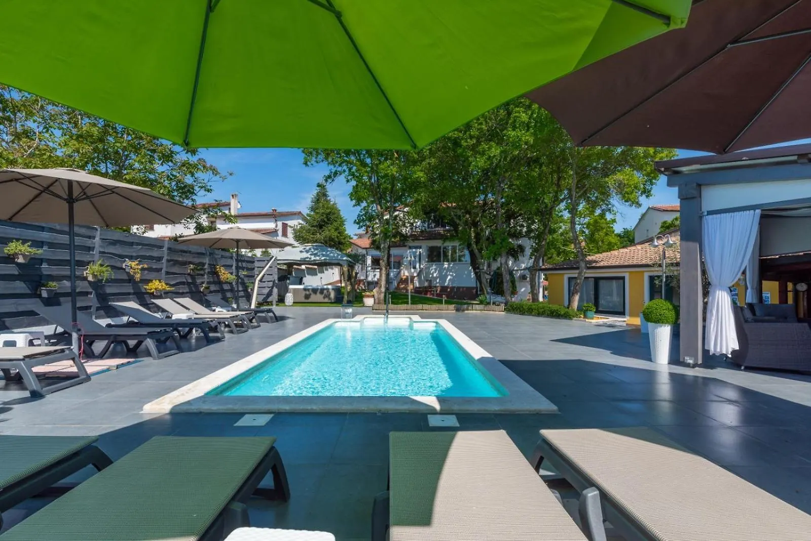Apartment In Porec With Terrace, Air Conditioning, Wifi, Washing Machine