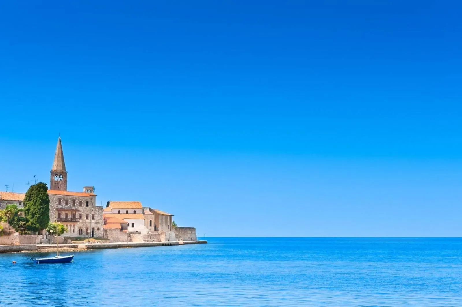 Apartment In Porec With Terrace, Air Conditioning, Wifi, Washing Machine